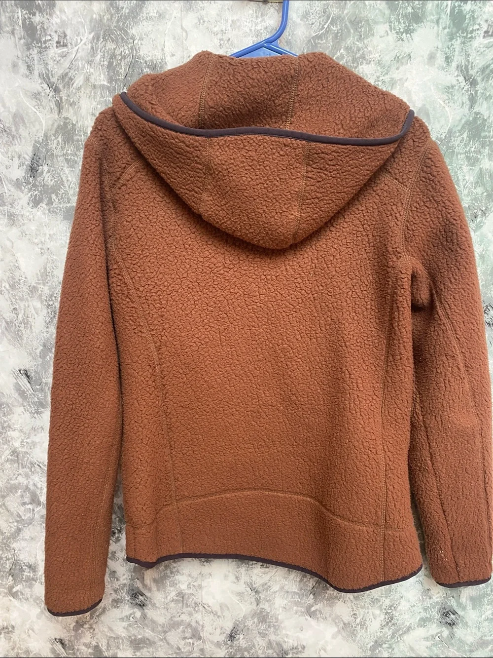 Patagonia Women’s Brown Hooded Sherpa Fleece Jacket with Navy Trim - Picture 4 of 4